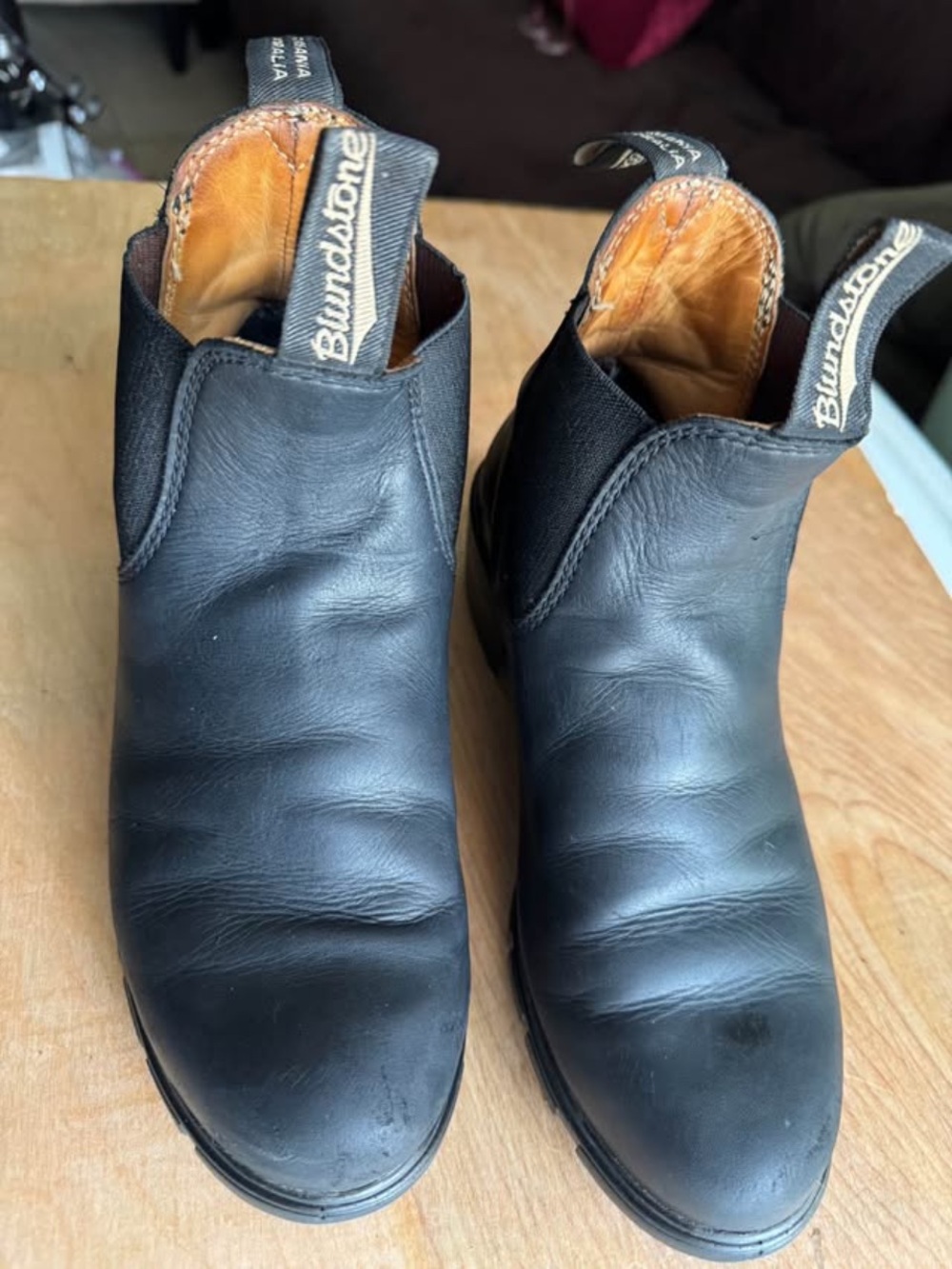 Blundstone Black Leather Chelsea Pull-On Boots